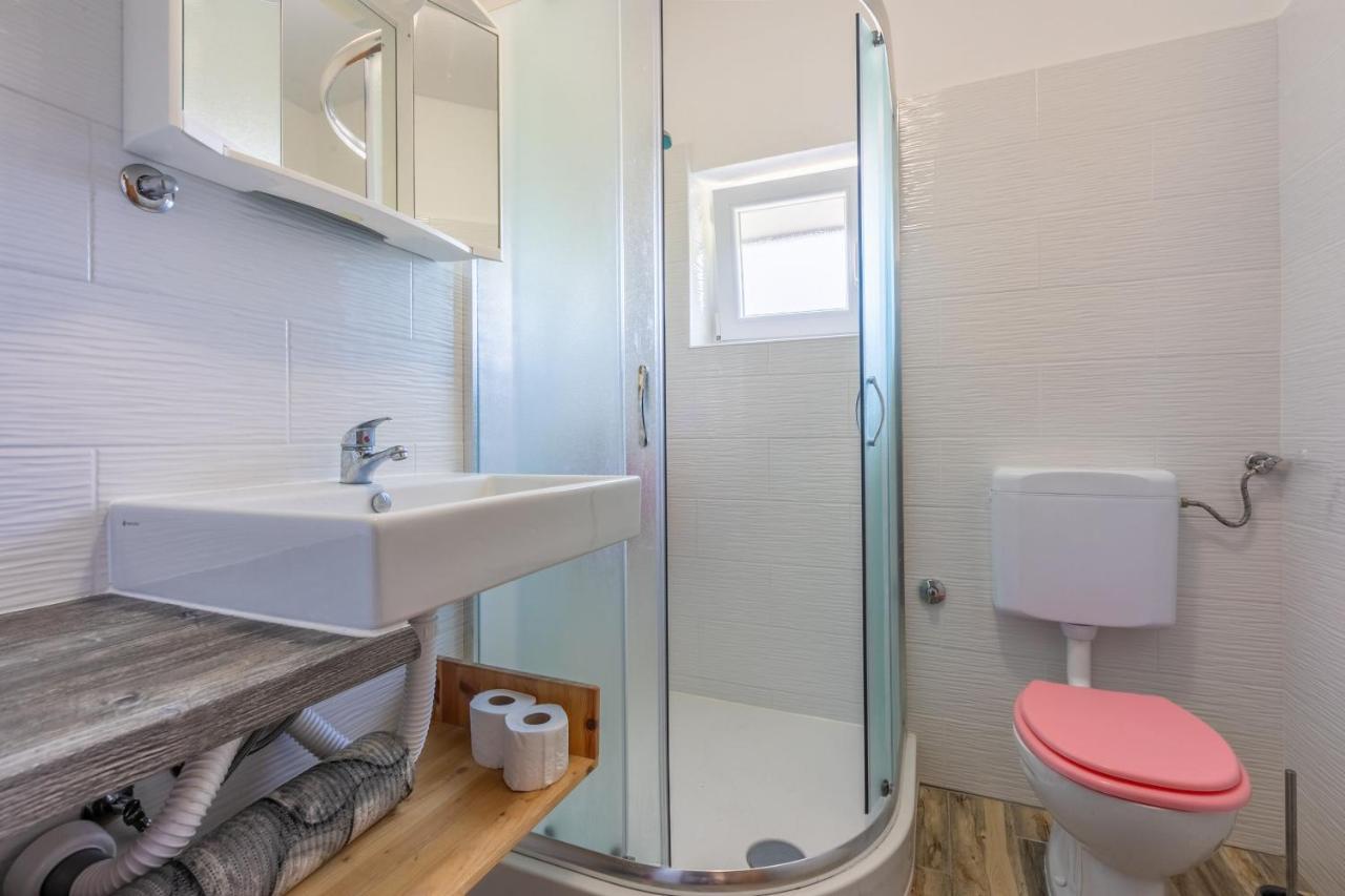 Apartments Rozaria Dramalj Ngoại thất bức ảnh