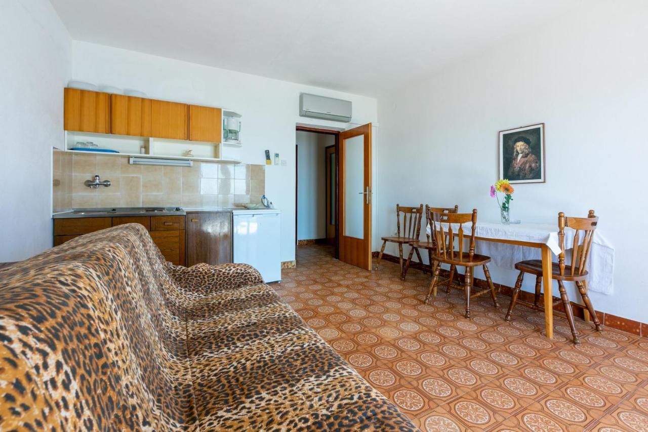 Apartments Rozaria Dramalj Ngoại thất bức ảnh